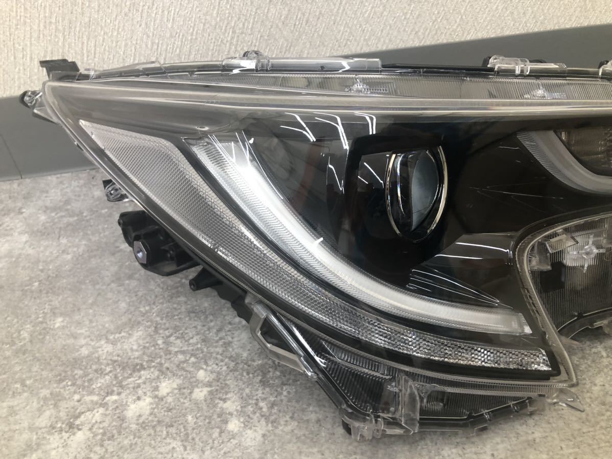 カローラツーリング　右　ヘッドライト　LED ZWE211 右ヘッドライト カローラ ZWE211 LED カローラツーリング 【公式通販】