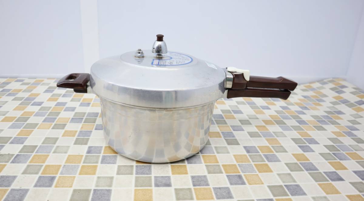 ▲調理器具 ｜家庭用圧力鍋 圧力なべ｜北陸アルミニウム ホクア M4.5 ｜作動圧力1kg/cm2G 呼び容量4.5L ■N3511