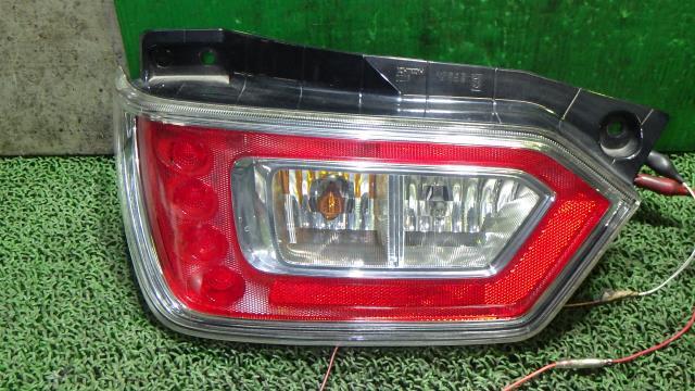 赤字超特価，限定SALE ワゴンＲ DAA-MH55S 左テールランプ ICHIKO D205 35670-63R00 中古