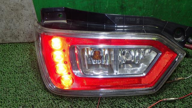 赤字超特価，限定SALE ワゴンＲ DAA-MH55S 左テールランプ ICHIKO D205 35670-63R00 中古