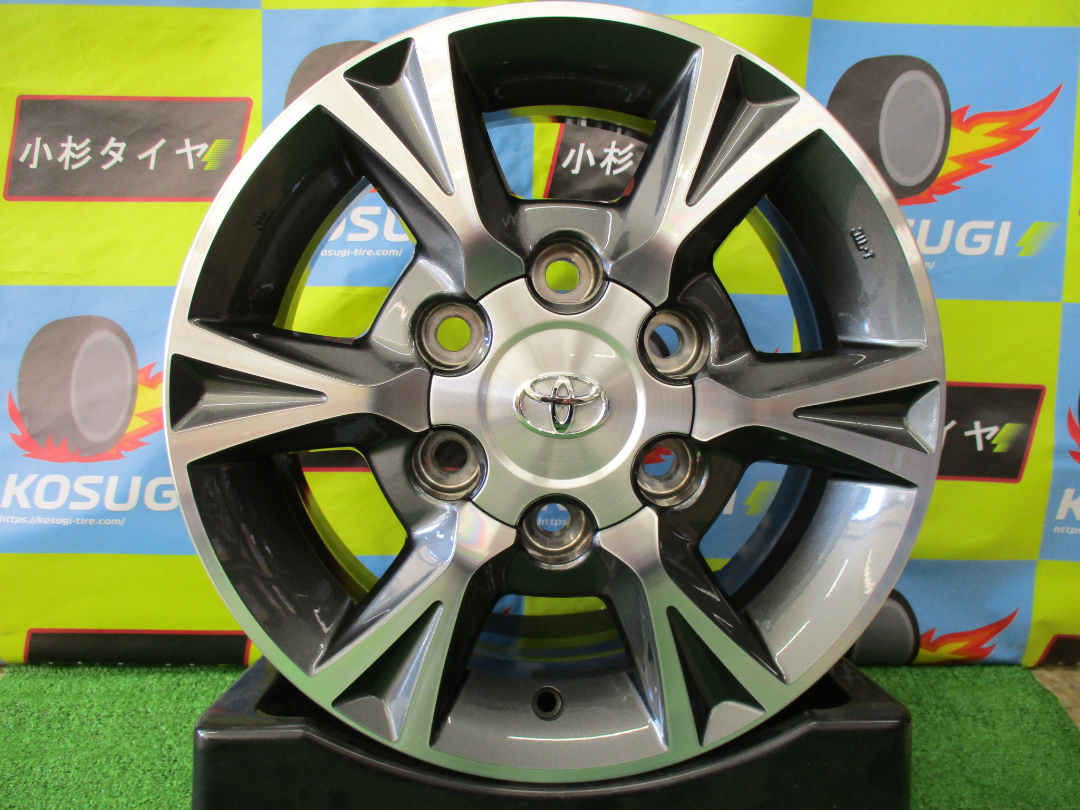 希少！　美品！！　新車外し☆　２００系ハイエース純正オプションアルミホール　6-15　6H139.7　+35　ドレスアップやスタッドレス用に♪