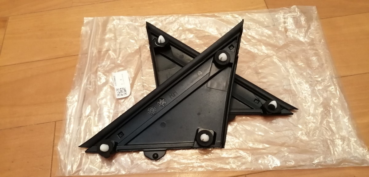 少量再入荷 フィアット500 送料は当方が負担！ A ABARTH 0 少量再入荷　送料は当方が負担！ フィアット500 Aピラー三角プレート　新品・左右セット アバルト