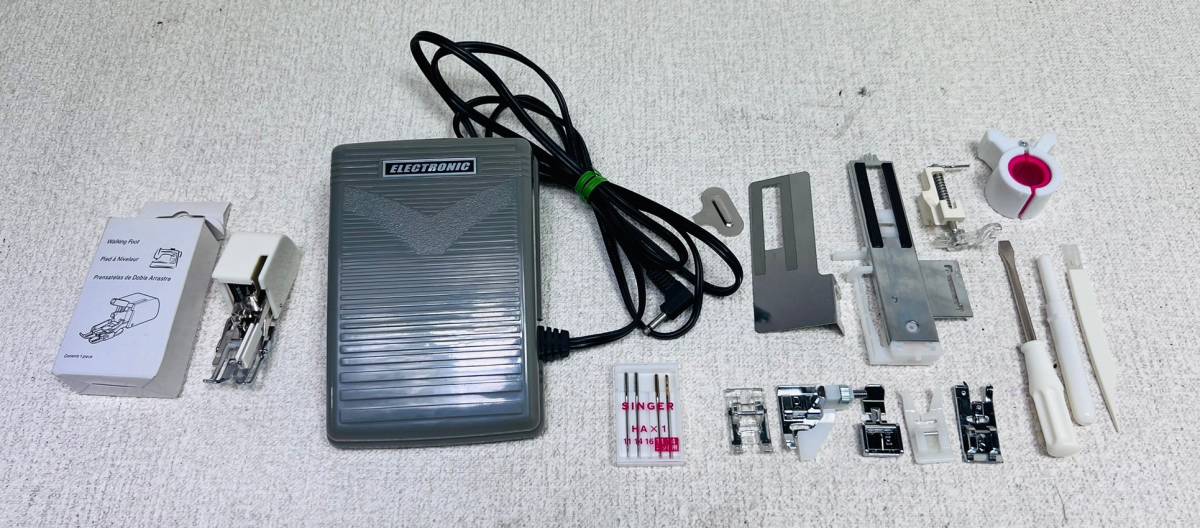 10-43【1円スタ ート】 SINGER シンガー 6780SDX コンピューターミシン 