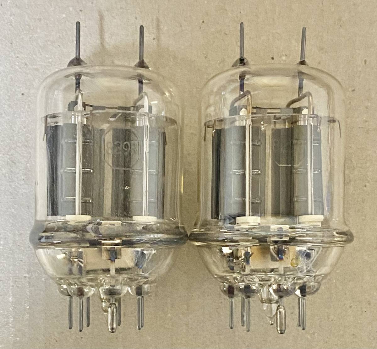 R][RCA分配] 2分配オーディオケーブル（ピンプラグ×2-ピンジャック×4）0.3