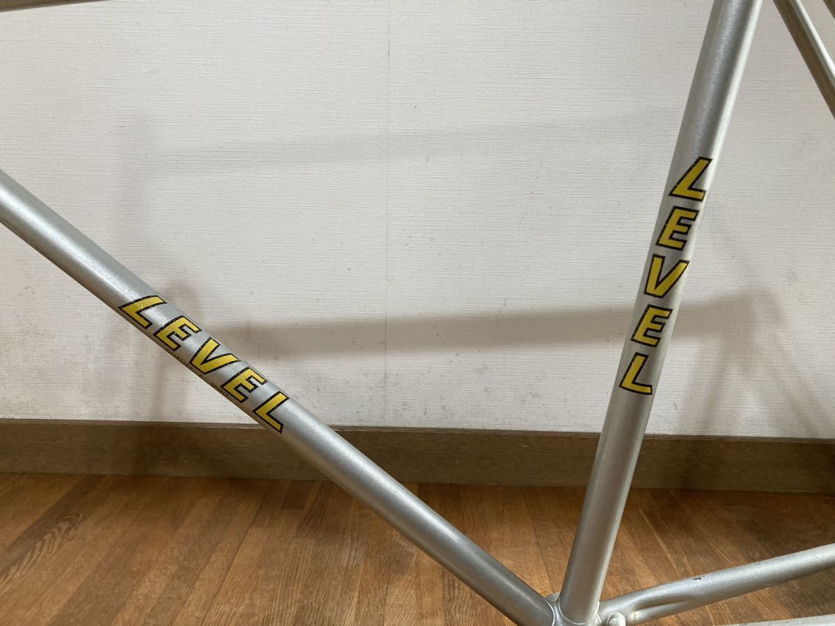 即決 希少 人気 NJS ピスト フレーム レベル LEVEL CT540 26.8 110