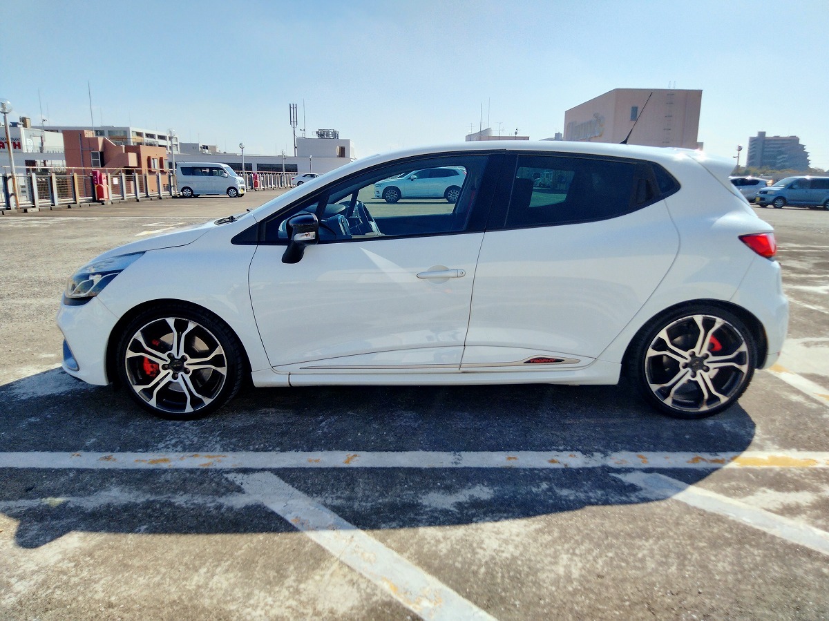 ◎29年　ルーテシア RS スポールトロフィ- 車検 令和6年6月　走行87000㌔ 220PS 1.6直4ターボ メモリーナビ＆地デジ 即乗りOKです！_9