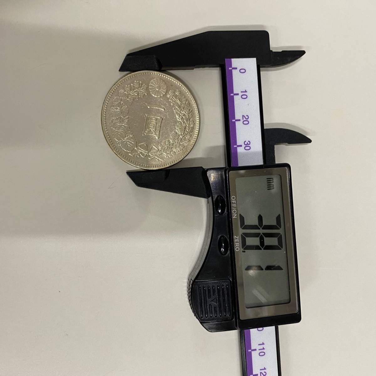 新一円銀貨 銀貨 明治24年 一圓銀貨 約26.8g 1円銀貨 貿易銀 古銭 龍