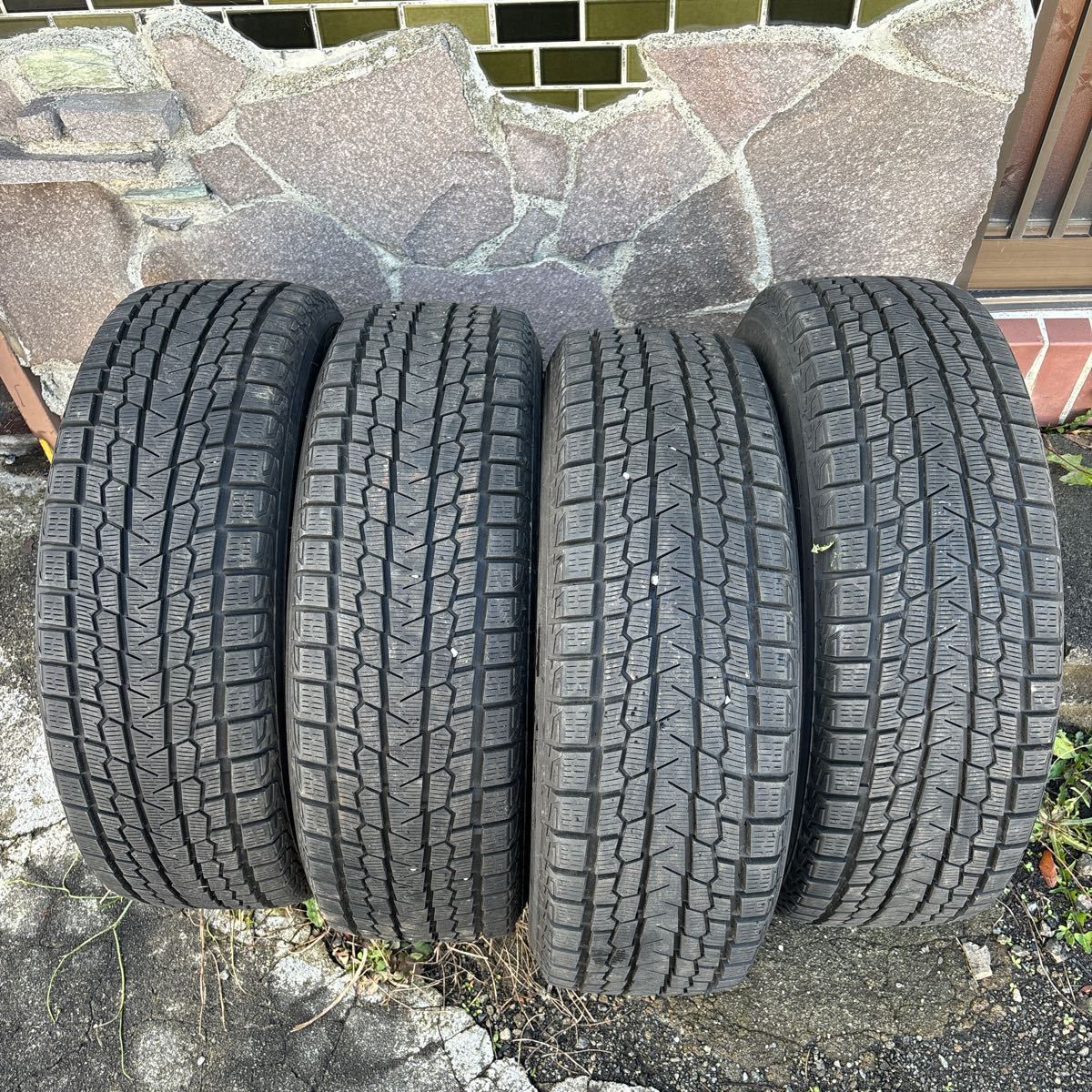 国産 YOKOHAMA ヨコハマ 中古スタッドレス バリ溝 225/60R18 国産 YOKOHAMA ヨコハマ 中古スタッドレス バリ溝 225/60R18