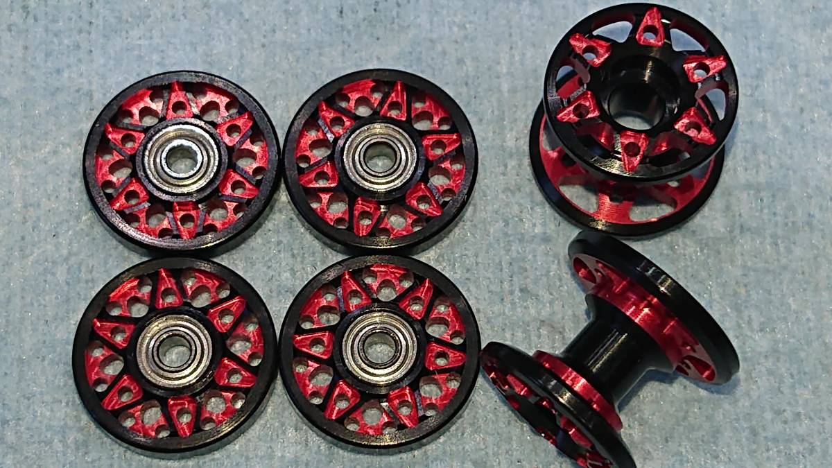 タミヤ　13mmオールアルミ　2段アルミ　Wアルマイト ブラックXレッド　６スター　マシニング　ローラーセット　13AA　WA