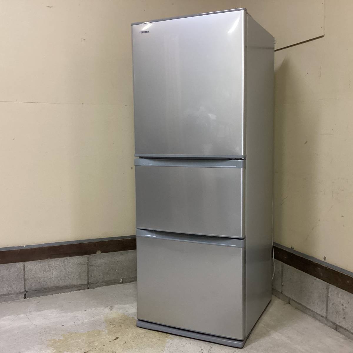 TOSHIBA 冷凍冷蔵庫 GR-K33S 330L 2017年製 3ドア 330L 自動製氷 中古 