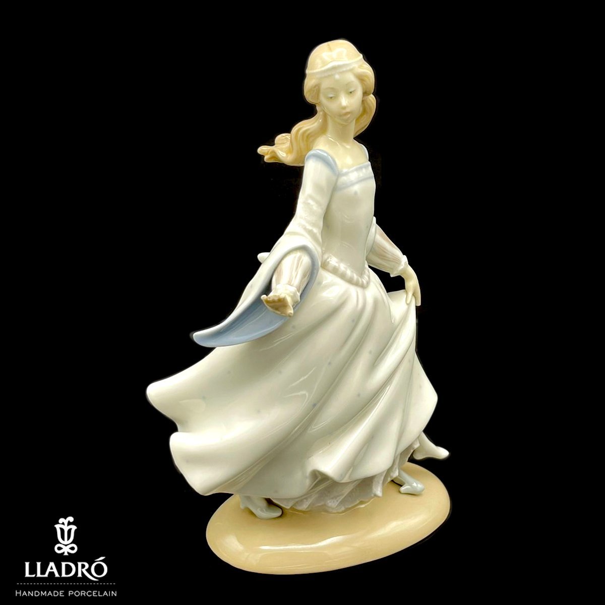 LLADRO/リヤドロ シンデレラ フィギュリン 4828 陶器人形 置物 童話