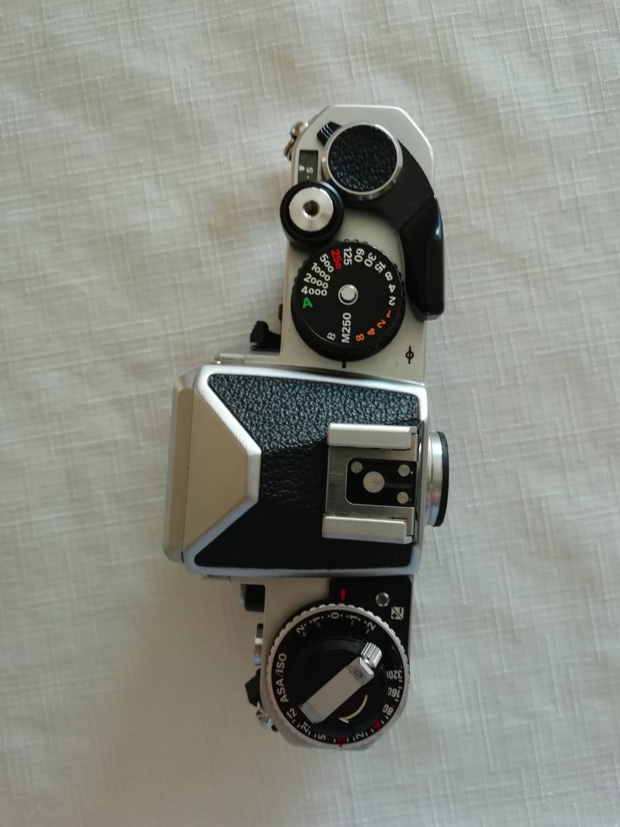 お買い得，低価】 【管理番号:026】Nikon FE2 フィルムカメラ ボディ