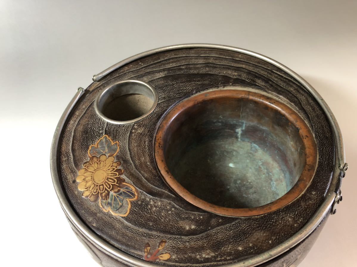 人気定番，大得価 時代物　木製桐製蒔絵螺鈿花葉紋様　手提げ煙草盆　お茶道具