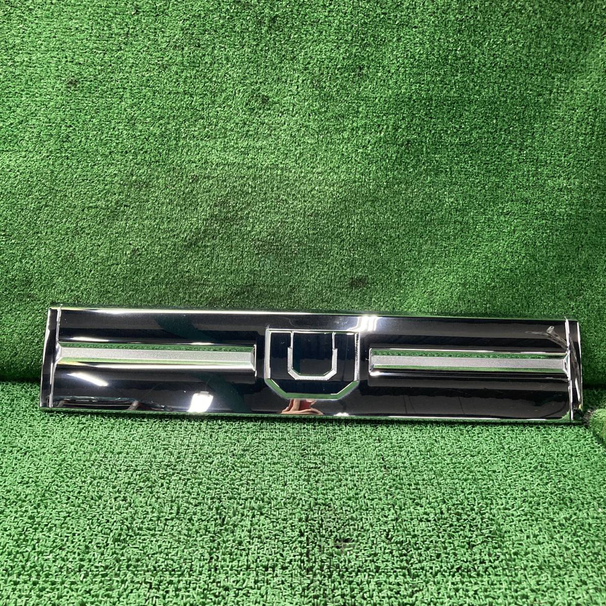 Daihatsu 純正 フロントグリル 53105-B2350