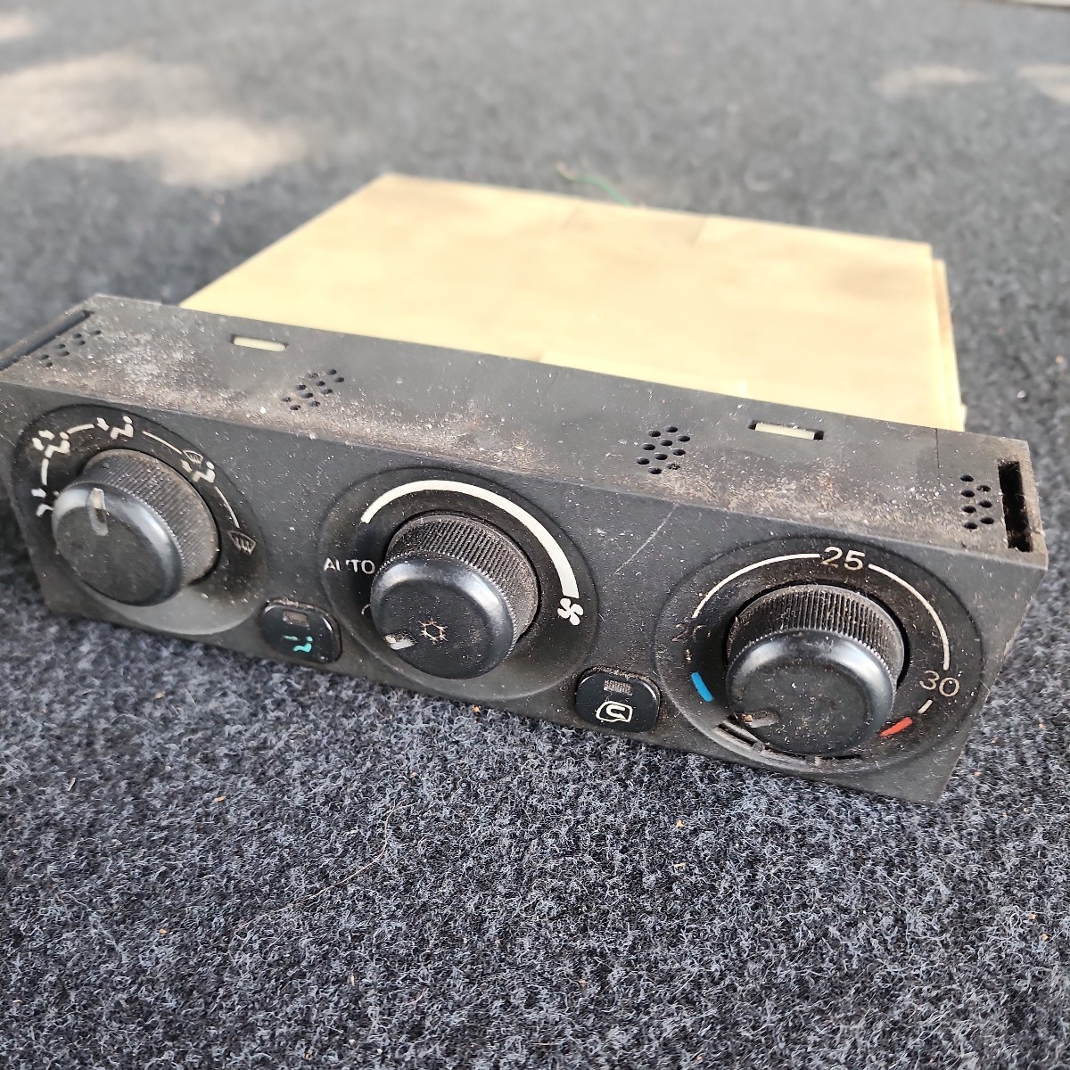 三菱 ふそう スーパーグレート エアコンコントローラー エアコンスイッチ エアコンパネル 