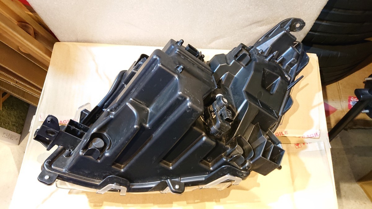 ダイハツ トール トールカスタム M900 純正ヘッドライト 美品 右側 スタンレー W6242 刻印 A5 最短翌日発送!