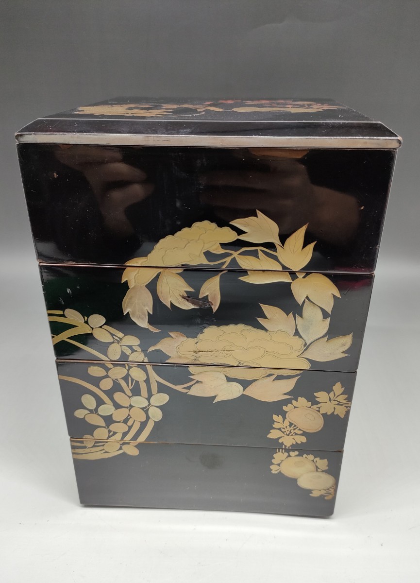 時代 輪島塗 金蒔絵 黒内朱 四段重 菊文 難有り