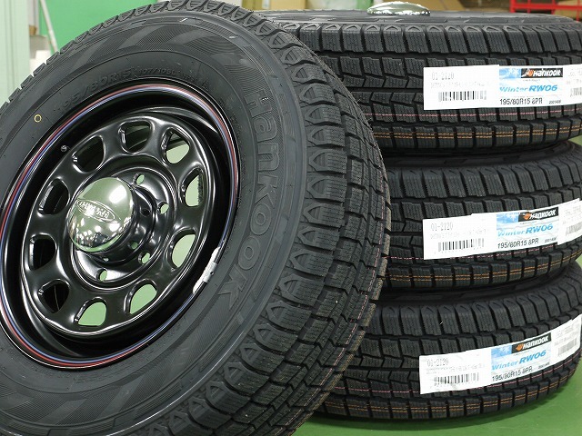 即納OK デイトナ 15-6.5J＋40 6-139.7 ブラック スタッドレス付4本SET 195/80R15 2023年製 ハンコック RW06 ハイエース200系(W0019-3) 15インチ 6.5J デイトナ ハイエース 0 クローム
