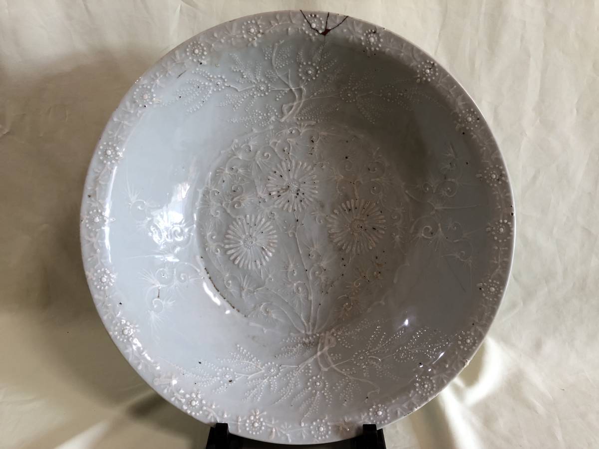 中国美術 清朝期 青白磁地 餅花手 白花卉文大皿 中国古玩 中国骨董