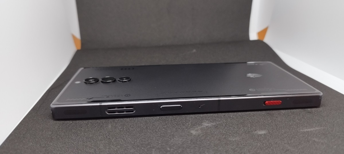 最強　ゲーミングスマホ　Nudia Redmagic8 Pro 日本版　xiaomi 値下げ　お得！！円安前の最強コスパマシン