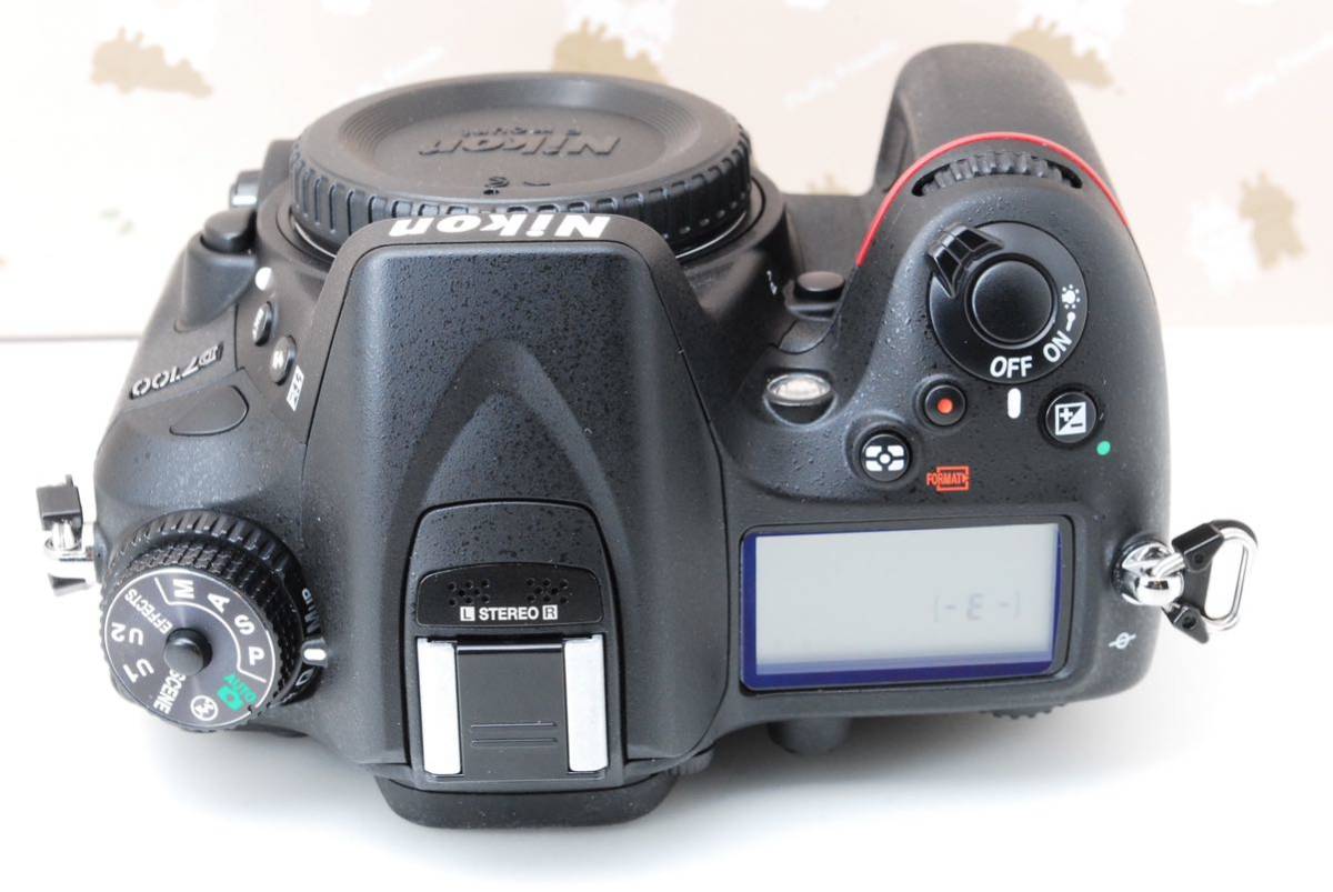 美品☆Nikon D7100☆ダブルズームキット☆ハイエンドモデル♪スマホ転送♪