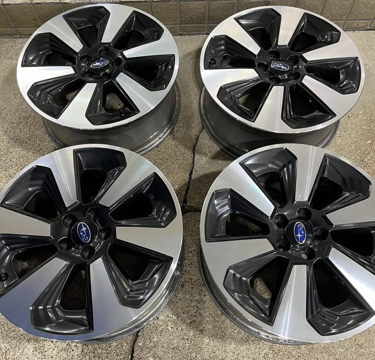 スバル　純正　フォレスター　17インチ　アルミホイール　4本　 ■17X7.0J　+48 ■PCD 100 5H　ハブ径　56ｍｍ