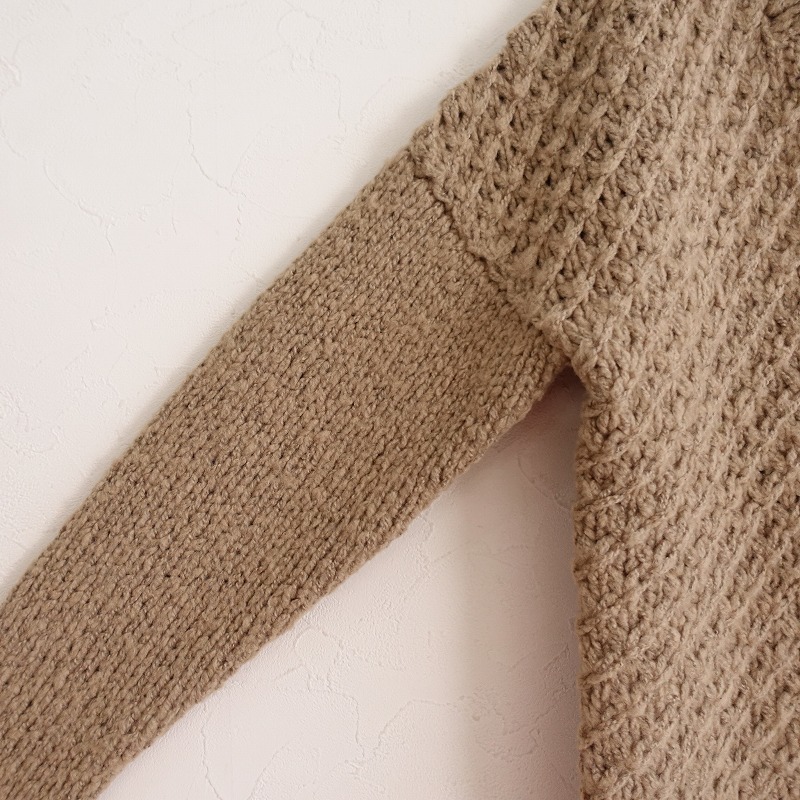 native villageネイティブビレッジShade of a tree