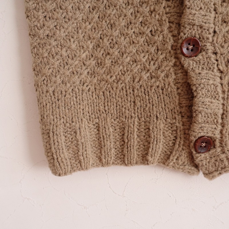 native villageネイティブビレッジShade of a tree