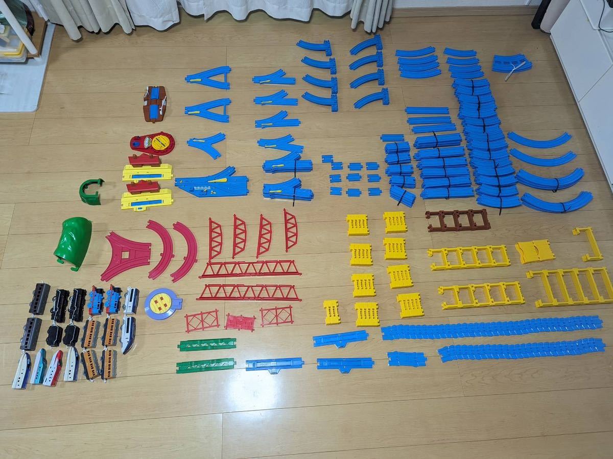 プラレール 大量 まとめ売り 中古 送料込み 直線レール 橋脚 電車