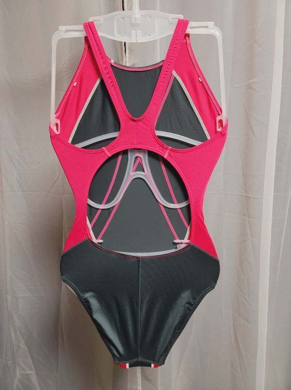 ピンクの光沢競泳水着 D-19 speedo製 スポーツ競泳水着 Oバック 強光沢生地 珍しいモデル