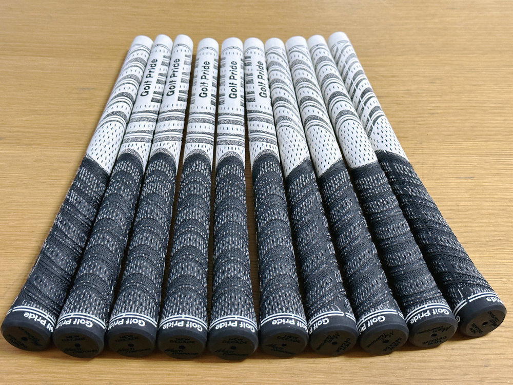 新古品 　送料185円 　ゴルフグリップ　黒白　10本 　重量測った 