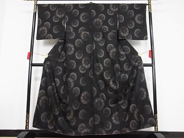 平和屋-こころ店■本場大島紬　9マルキ　泥染　地空き　源氏車文　やまと誂製　着丈155cm　裄丈66cm　逸品　未使用　A-ck6728