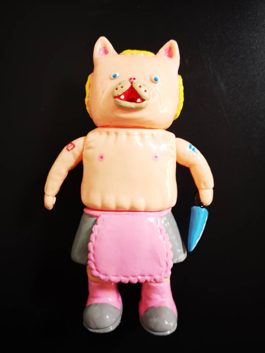 デハラ ユキノリ ネコおばさん 脱いだ バッジ付き 動物 猫 おばさん