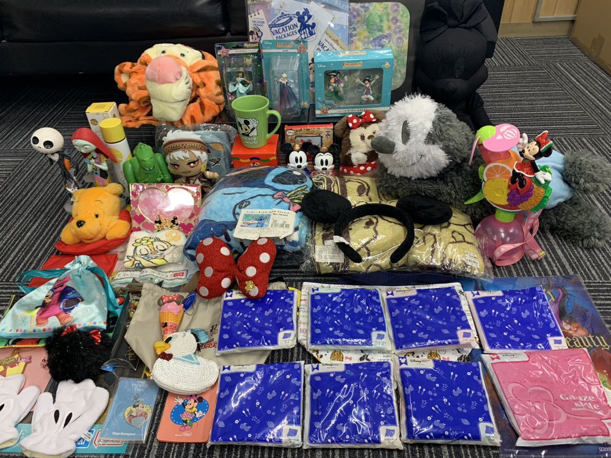 Disney ディズニー 雑貨 まとめ マグカップ フィギュア タオル