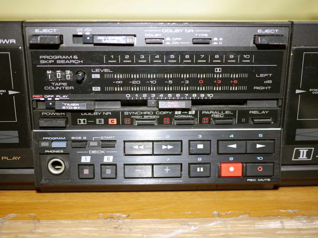 往年の名機【 PIONEER T-9090WR】ツイン録再リバースWカセットデッキ