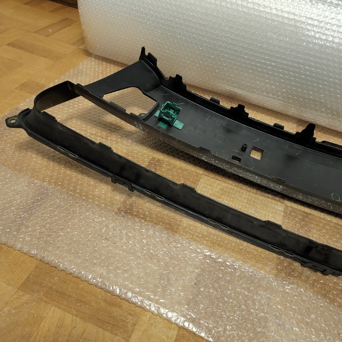 希少 レクサス LS460 後期 純正 スピンドル フロント グリル 下側