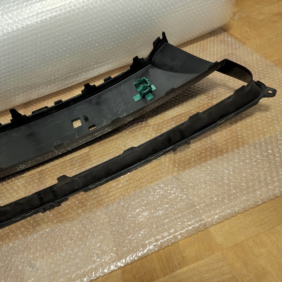 希少 レクサス LS460 後期 純正 スピンドル フロント グリル 下側