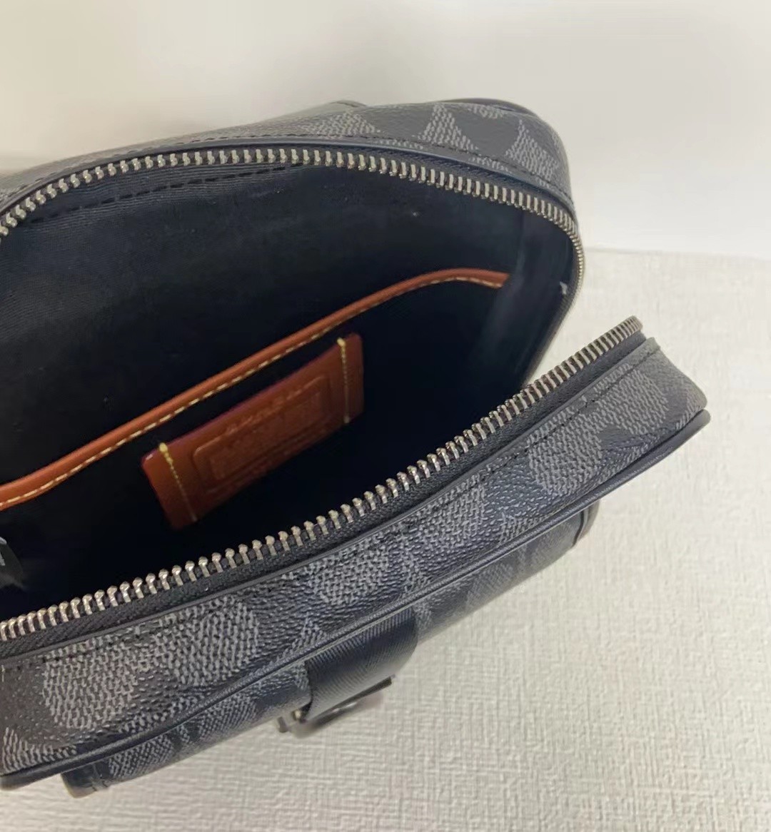 新作 コーチ COACH バッグ メンズ ショルダーバッグ 斜めかけバッグ