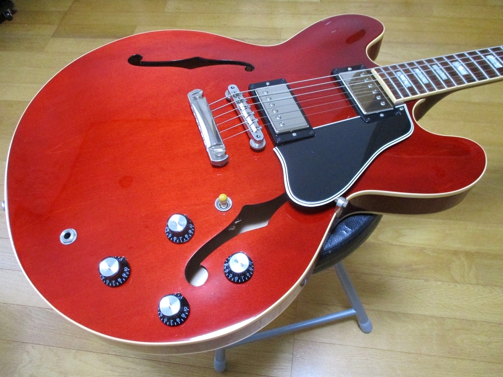 Gibson custom shop【 ES-335 】2010年 ☆ハードケース付き(セミ 