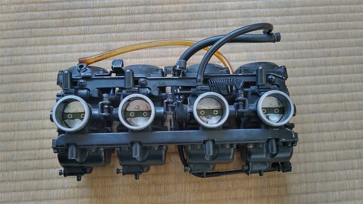 ☆カワサキGPZ900R 純正キャブレターA8 イギリス仕様☆ (キャブレター 