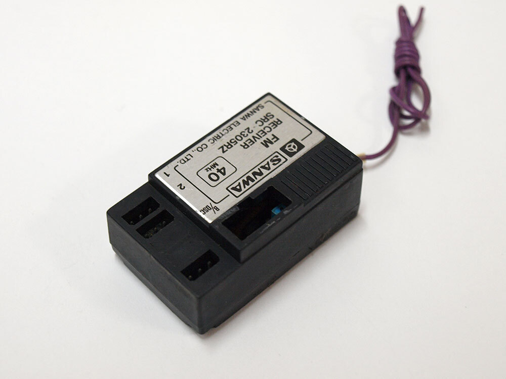 M1277】サンワ SRC-2305RZ FM 40MHz 受信機 中古品（2CH レシーバー