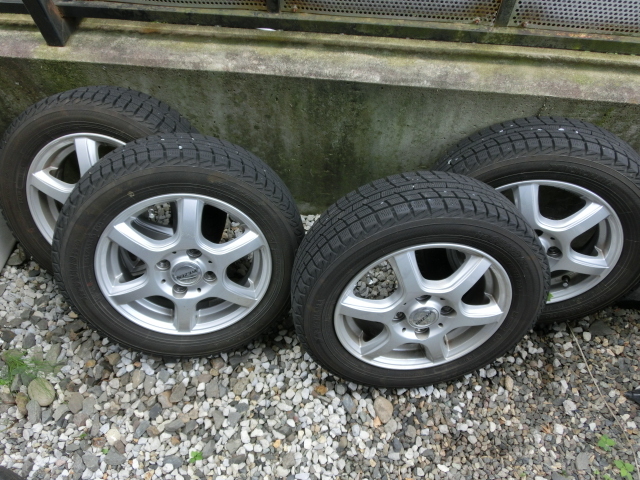 栃木発　軽自動車用　スタッドレスタイヤ４本セット　１５５－６５－１３_1