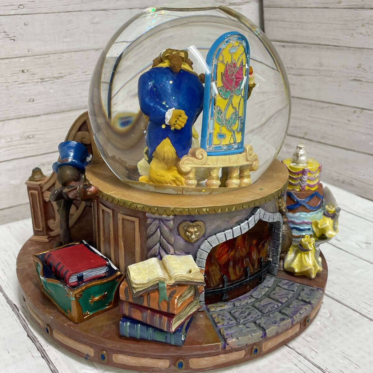 『激レア』 Disney Store 美女と野獣 スノーグローブ オルゴール 10】『☆ディズニー美女と野獣 ライトアップスノーグローブ スノー