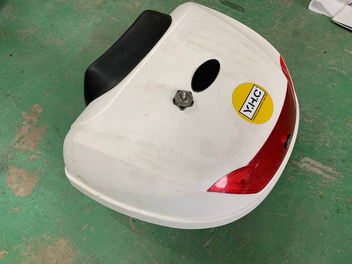 【1円スタート】オートバイ汎用 リアBOX リアキャリア メーカー不明品 荷物入れ キャリア バイク部品 現状品 中古品 引き取り可能_2