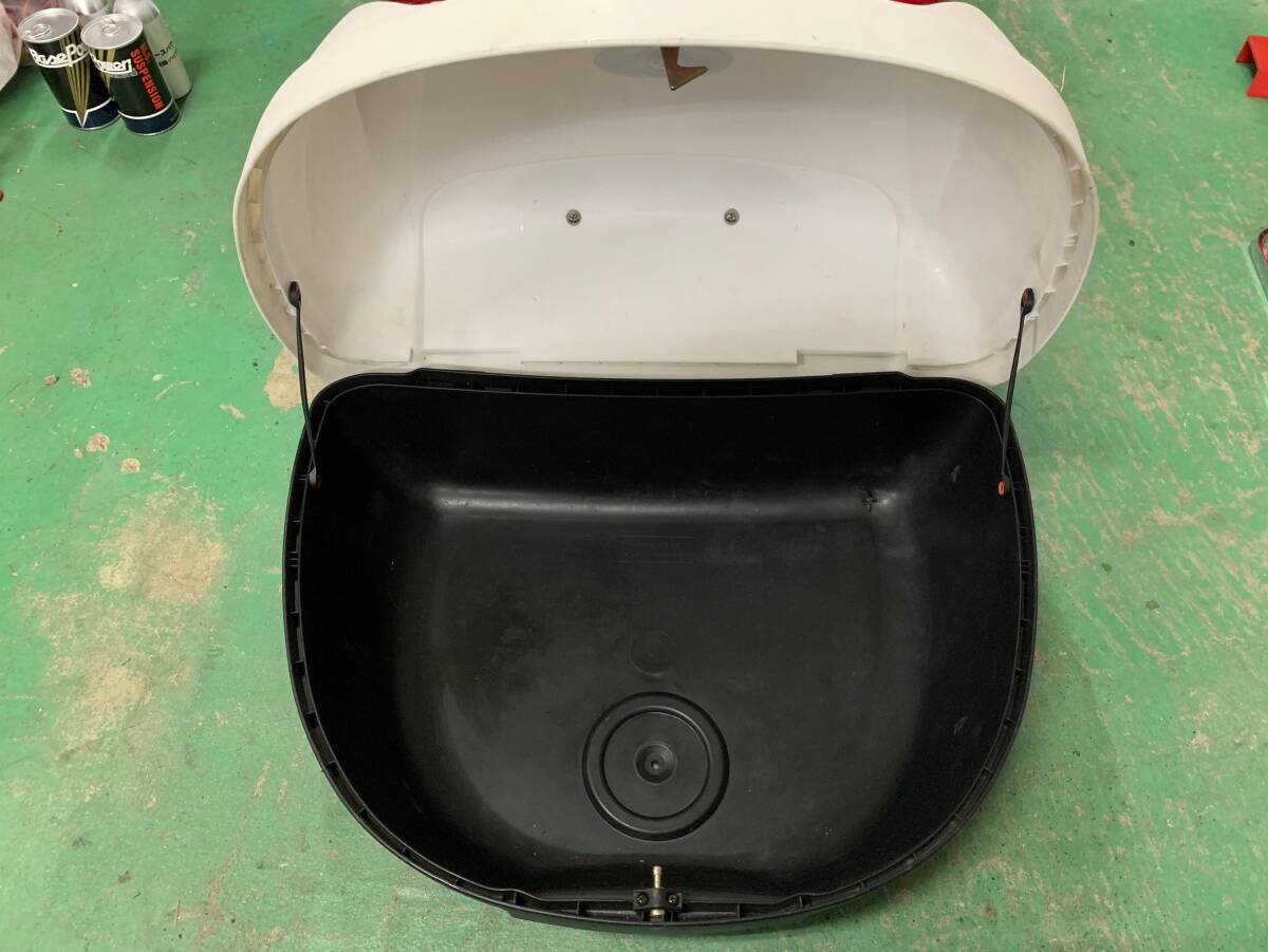 【1円スタート】オートバイ汎用 リアBOX リアキャリア メーカー不明品 荷物入れ キャリア バイク部品 現状品 中古品 引き取り可能_5
