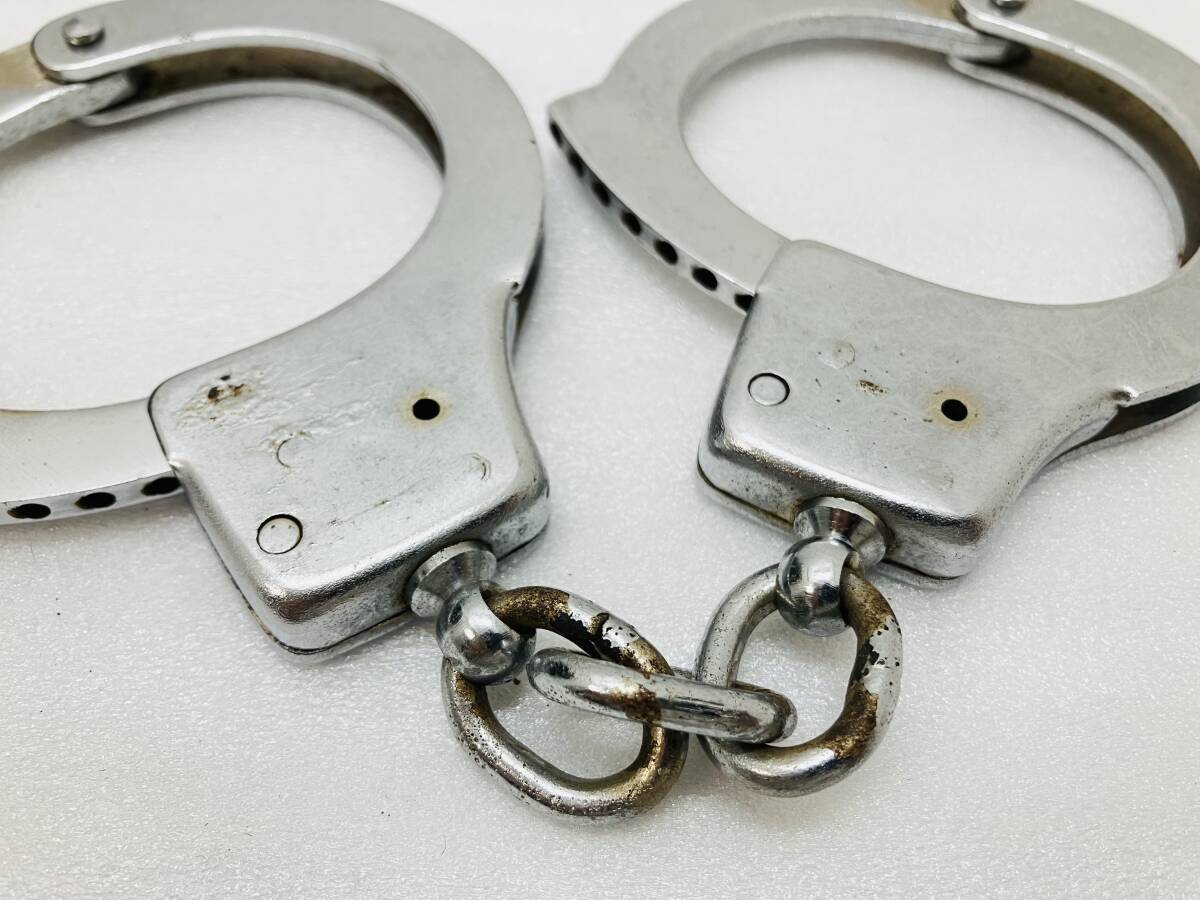 【コレクター必見!!】＊警官グッズ/鍵付き＊日本警察手錠刻印