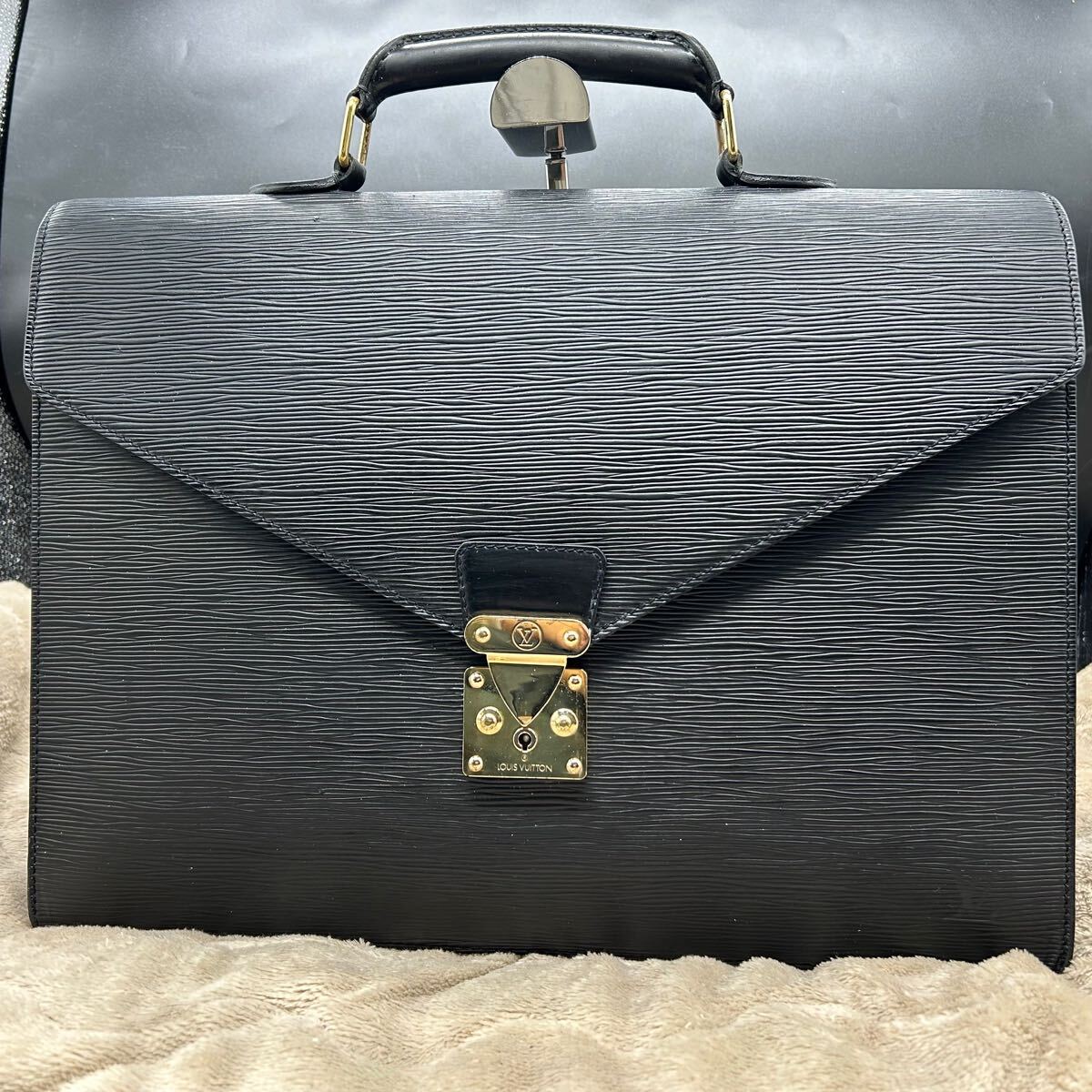 1円~【美品】ルイヴィトン LOUIS VUITTON セルヴィエット コンセイエ