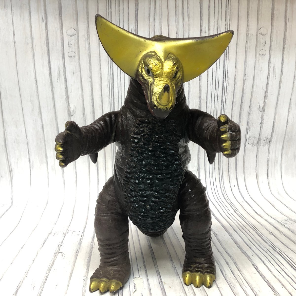 【当時物】1984年製 特大ゴモラ 約37cm BANDAI 円谷プロ ソフビ m001 J(100) バンダイ 特大 ゴモラ ソフビ フィギュア 1984年 高さ約
