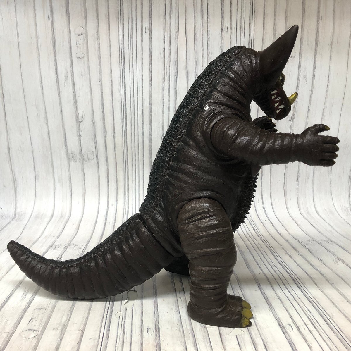 m001 J(100) バンダイ 特大 ゴモラ ソフビ フィギュア 1984年 高さ約