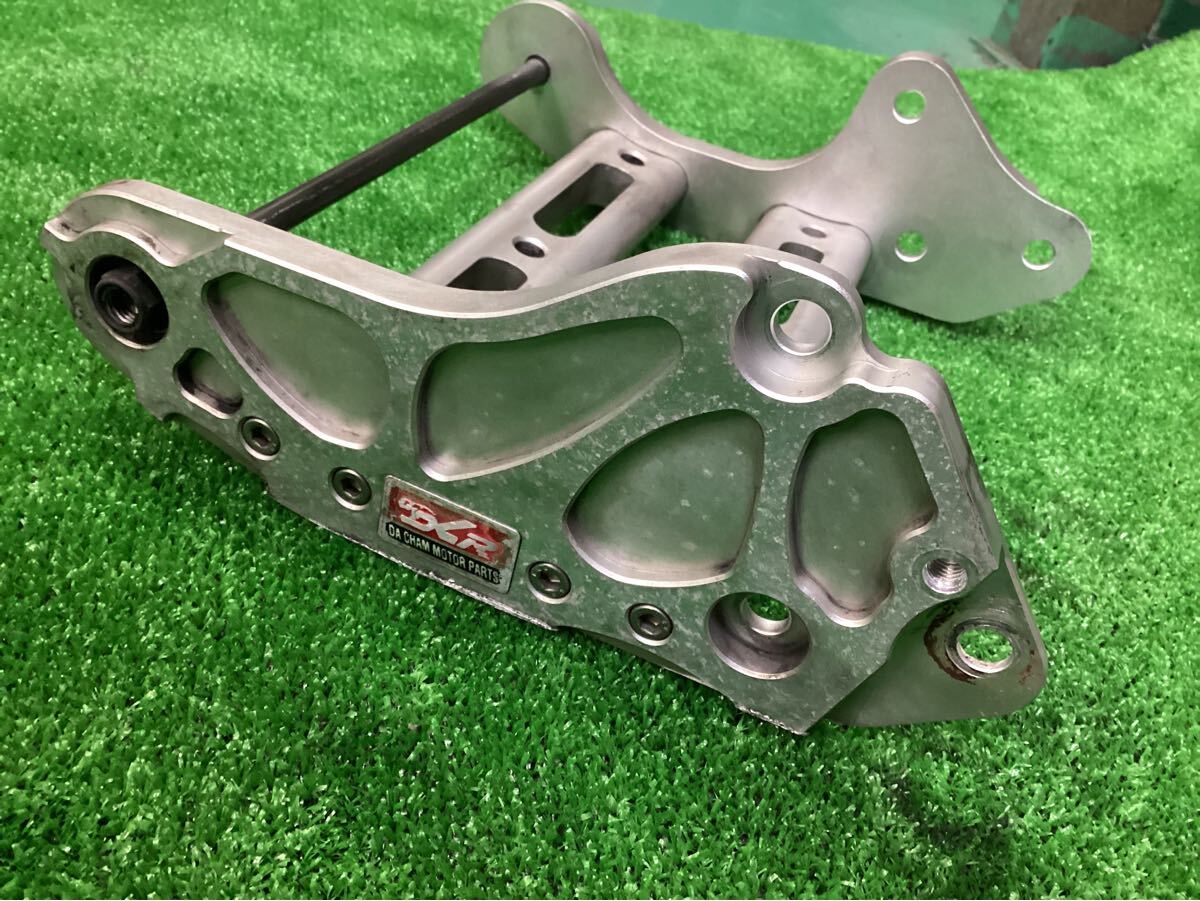 その他 マジェスティ125用 エンジンハンガーDCR製
